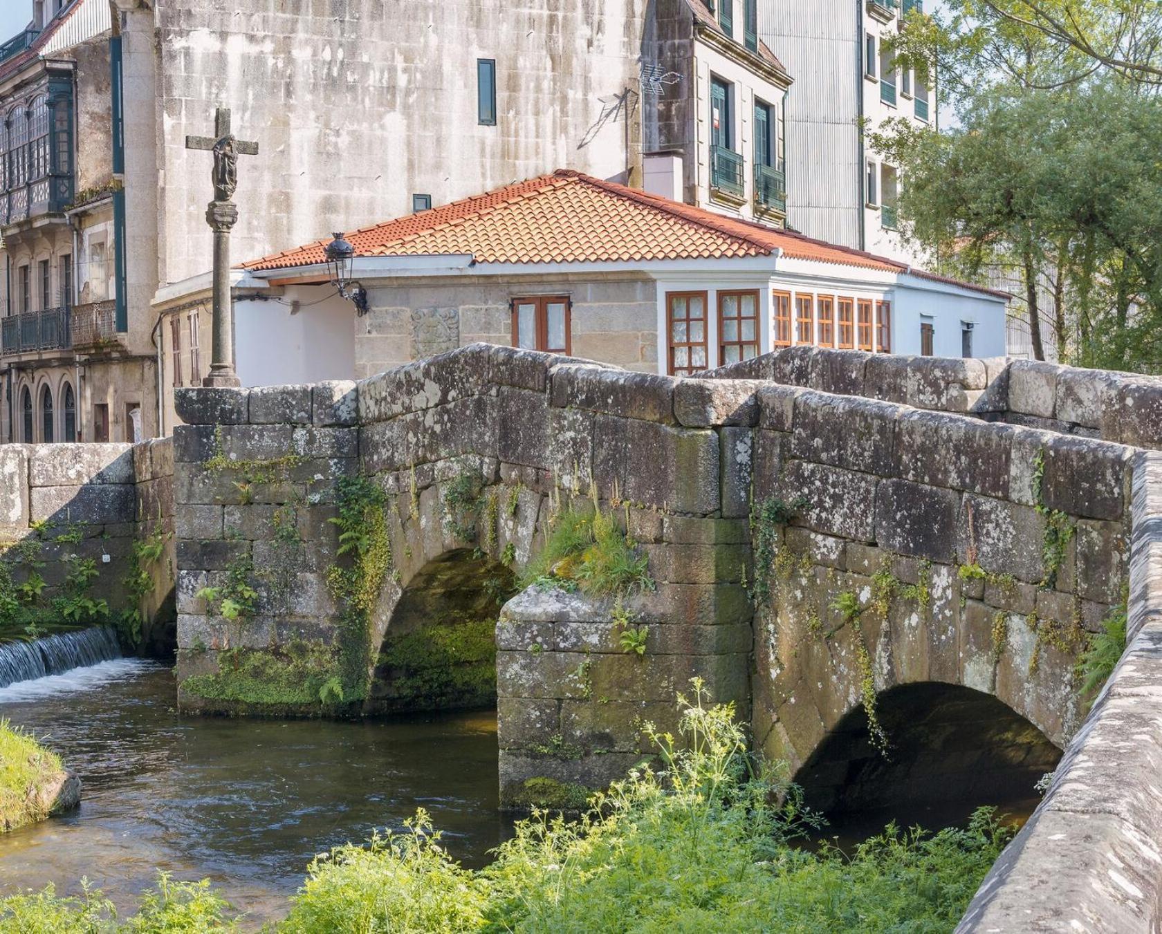 Apartament Alojamiento Ponte Romana Caldas De Reis Zewnętrze zdjęcie