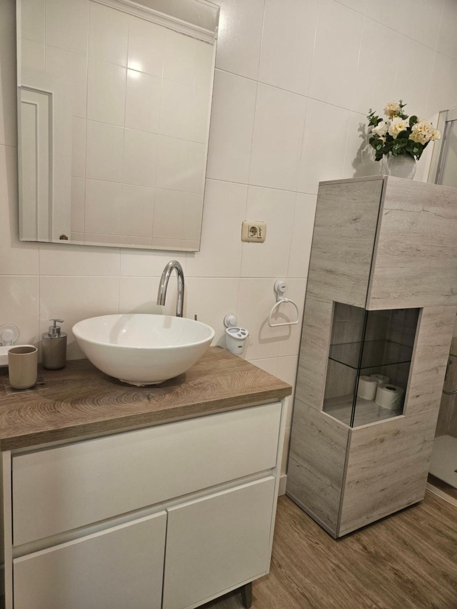 Apartament Alojamiento Ponte Romana Caldas De Reis Zewnętrze zdjęcie